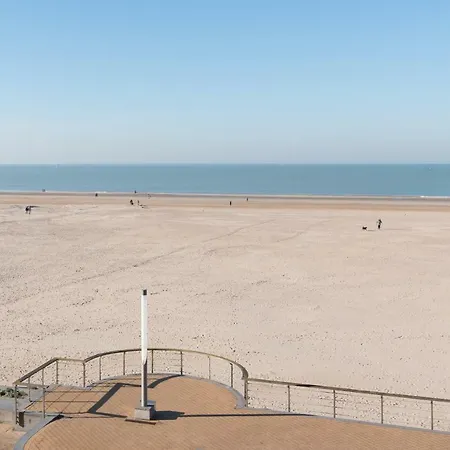 Ter Duinen Apartment *